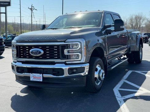 Used 2025 Ford F350 Lariat image 9