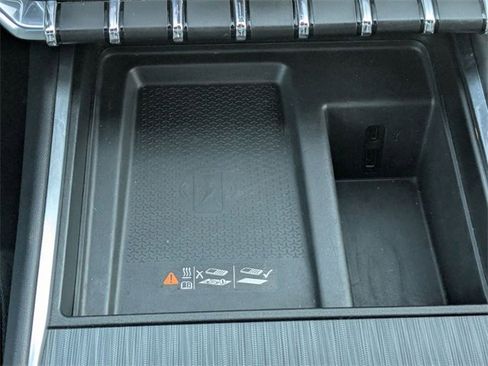 Used 2024 GMC Acadia Elevation image 27