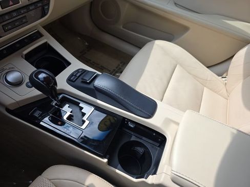 Used 2013 Lexus ES 350 w/ Luxury Pkg FWD image 24