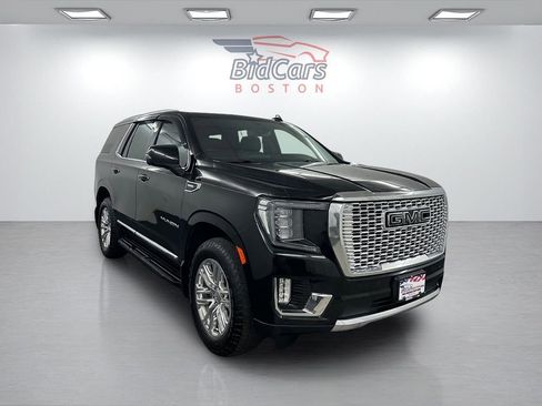 Used 2022 GMC Yukon SLT w/ SLT Premium Package AWD/4WD image 3