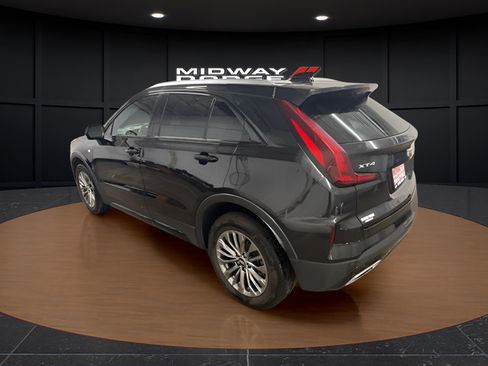 Used 2025 Cadillac XT4 Premium Luxury FWD image 3