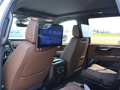 New 2026 Chevrolet Tahoe High Country AWD/4WD image 30