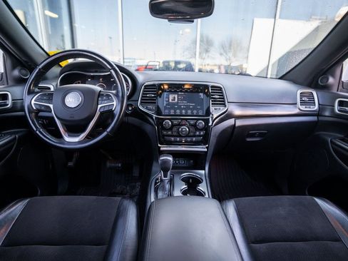 Used 2020 Jeep Grand Cherokee Altitude image 11