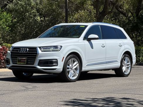 Used 2018 Audi Q7 3.0T Prestige AWD/4WD image 11