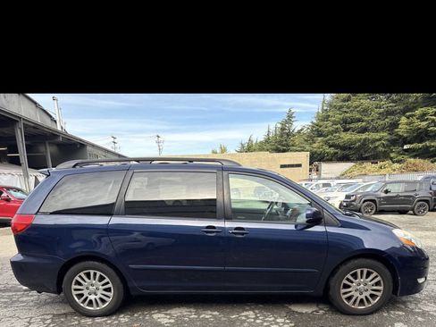 Used 2007 Toyota Sienna XLE Limited image 4