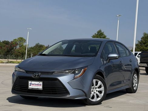 Used 2024 Toyota Corolla LE FWD image 2