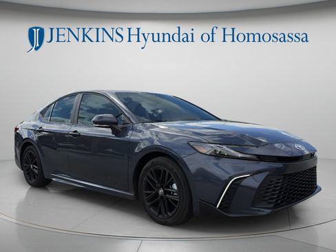 Used 2026 Toyota Camry SE w/ Convenience Package FWD image 12