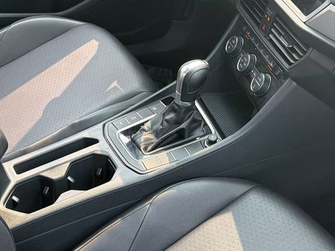 Used 2019 Volkswagen Jetta SE FWD image 23