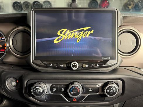Used 2020 Jeep Wrangler Unlimited Sport S AWD/4WD image 19