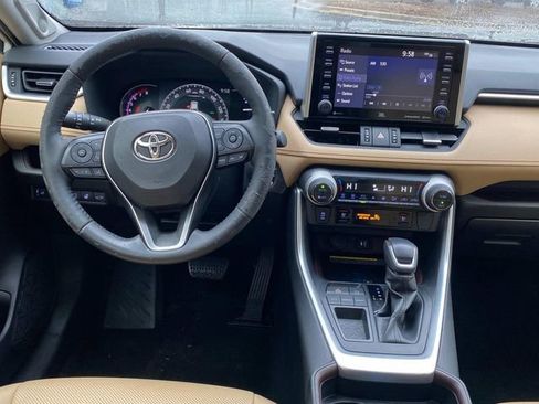Used 2019 Toyota RAV4 Limited w/ Advanced Technology Package image 9