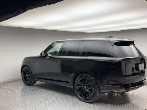 Certified 2025 Land Rover Range Rover SE AWD/4WD image 4