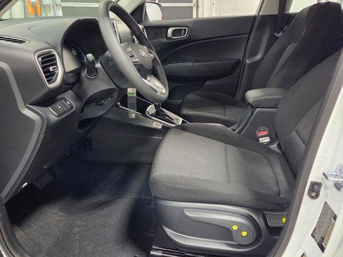 New 2026 Hyundai Venue SE image 5