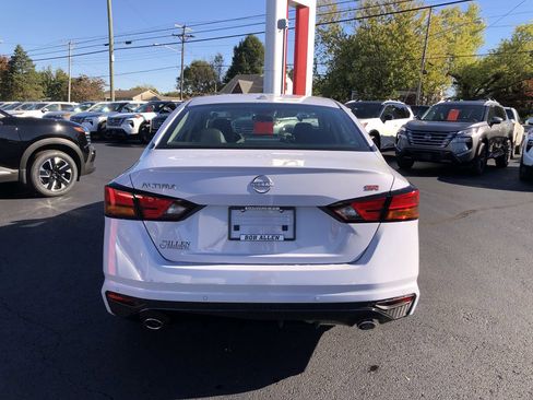 New 2025 Nissan Altima 2.5 SR w/ SR Premium Package image 19