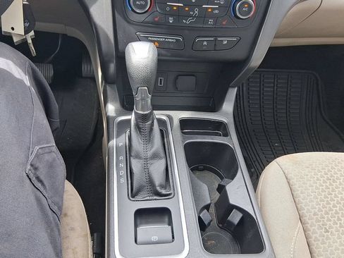 Used 2017 Ford Escape SE w/ SE Cold Weather Package AWD/4WD image 21