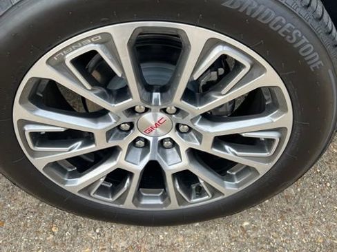 Used 2026 GMC Yukon Denali w/ Denali Reserve Package RWD image 6