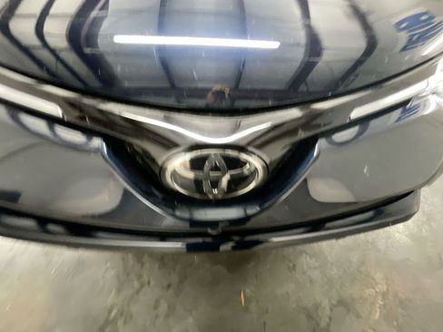 Used 2018 Toyota RAV4 Platinum image 30
