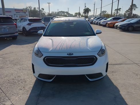 Certified 2019 Kia Niro LX image 2