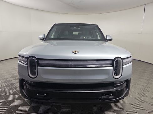 Used 2025 Rivian R1S Adventure AWD/4WD image 8