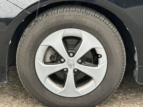 Used 2015 Toyota Prius Three image 42