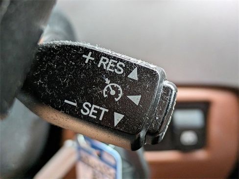 Used 2011 Toyota Tundra Limited image 29