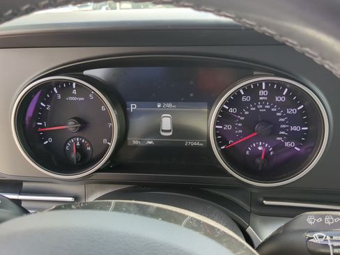 Certified 2024 Kia Carnival LX FWD image 13