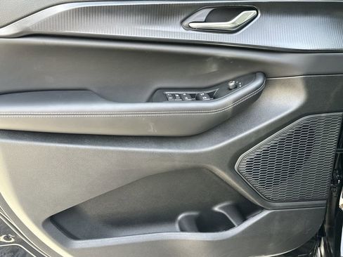 New 2025 Jeep Grand Cherokee Altitude image 10