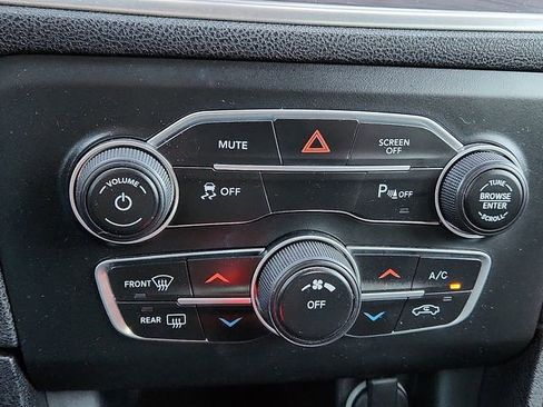 Used 2018 Dodge Charger SXT w/ Blacktop Package image 20