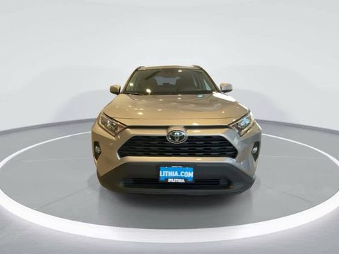 Used 2020 Toyota RAV4 XLE AWD/4WD image 3