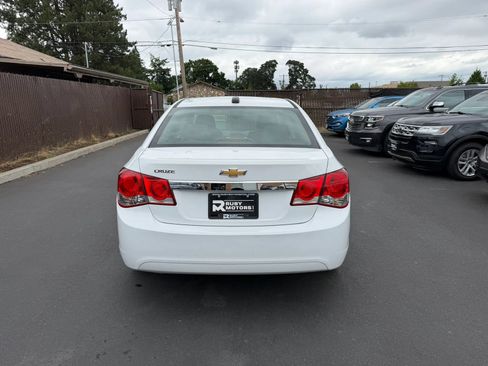 Used 2016 Chevrolet Cruze LS FWD image 5