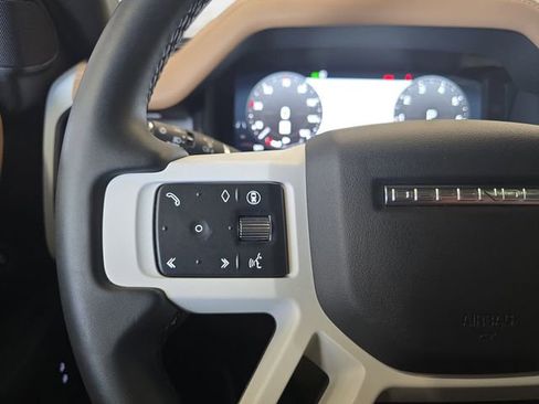 Certified 2025 Land Rover Defender 130 X-Dynamic SE AWD/4WD image 20