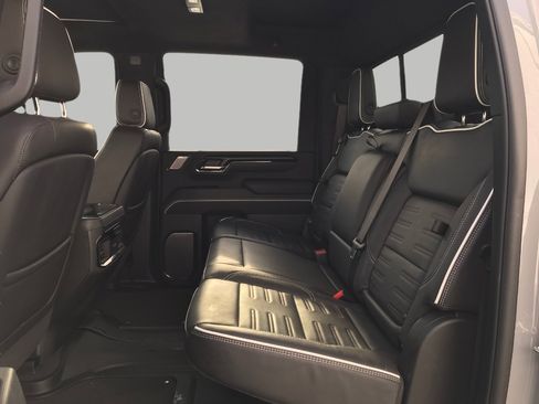 Used 2025 GMC Sierra 2500 AT4X image 21