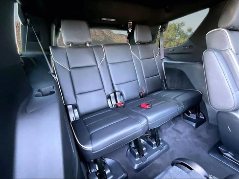 Used 2022 Cadillac Escalade Premium Luxury AWD/4WD image 28