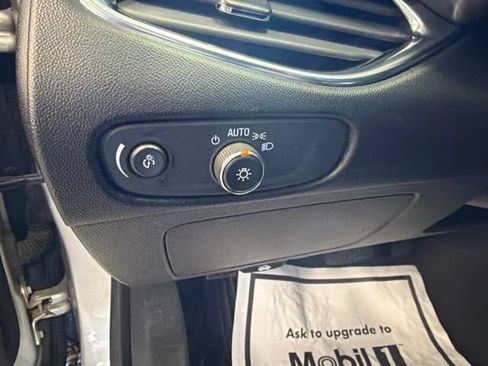 Used 2019 Chevrolet Malibu LT FWD image 22