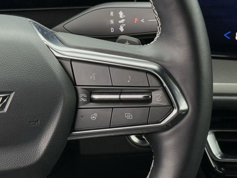 Certified 2025 Chevrolet Traverse LT image 14