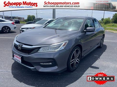 Used 2017 Honda Accord Touring image 1