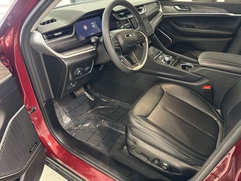 Used 2024 Jeep Grand Cherokee Limited w/ Trailer Tow Package image 15