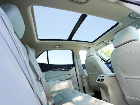 Used 2022 Buick Envision Avenir w/ Technology Package II image 36