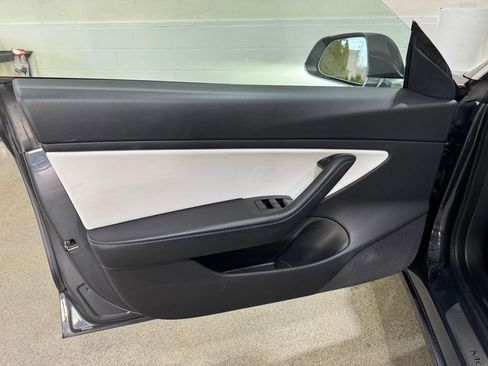 Used 2020 Tesla Model 3 Performance image 21
