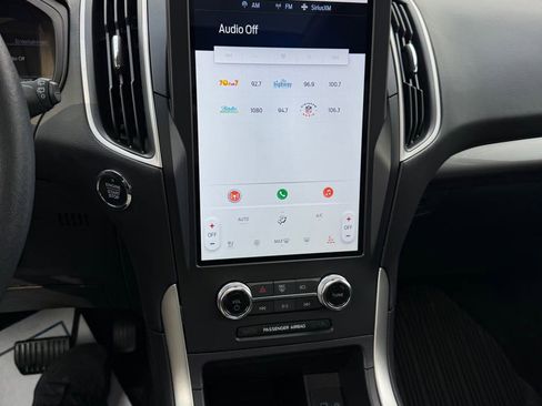 Used 2024 Ford Edge SEL w/ Convenience Package image 17