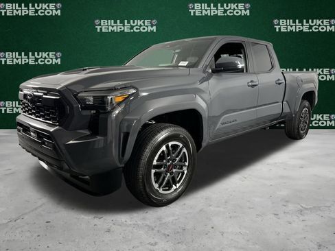 Used 2025 Toyota Tacoma TRD Sport image 3