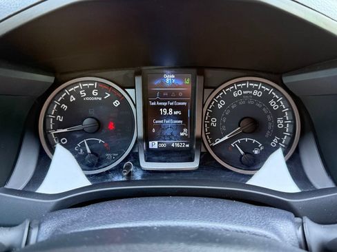 Used 2021 Toyota Tacoma TRD Off-Road AWD/4WD image 19
