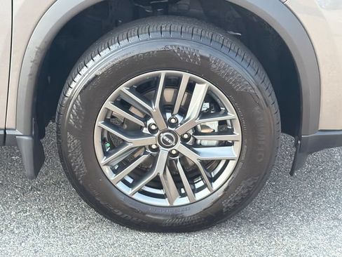 Used 2026 Nissan Rogue S FWD image 12
