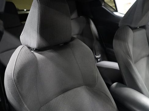 Used 2019 Toyota C-HR LE FWD image 28