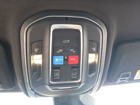 Used 2024 Jeep Grand Cherokee Laredo X w/ Luxury Tech Group I AWD/4WD image 22