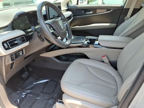 Certified 2023 Lincoln Nautilus AWD w/ Premium Package image 11