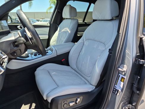 Used 2026 BMW X5 xDrive40i w/ M Sport Package AWD/4WD image 16