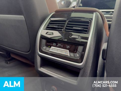 Used 2025 BMW X7 xDrive40i image 46