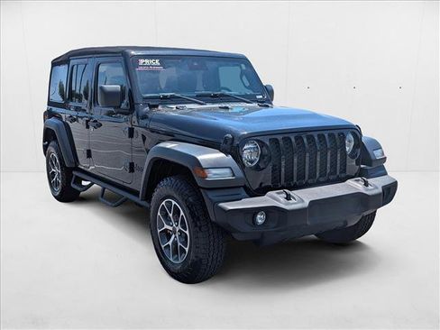 Used 2024 Jeep Wrangler Sport S image 3