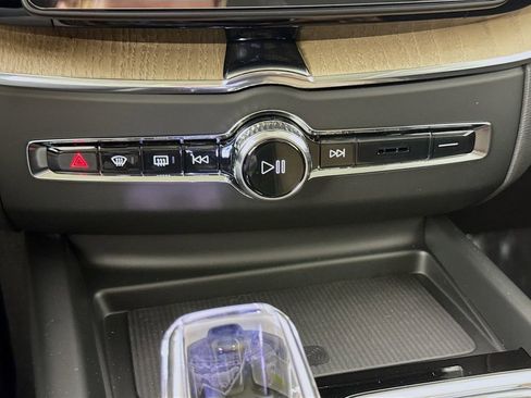 New 2026 Volvo XC60 B5 Core AWD/4WD image 15