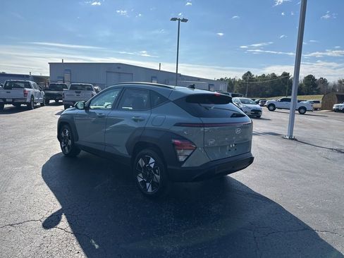 Used 2025 Hyundai Kona SEL image 5